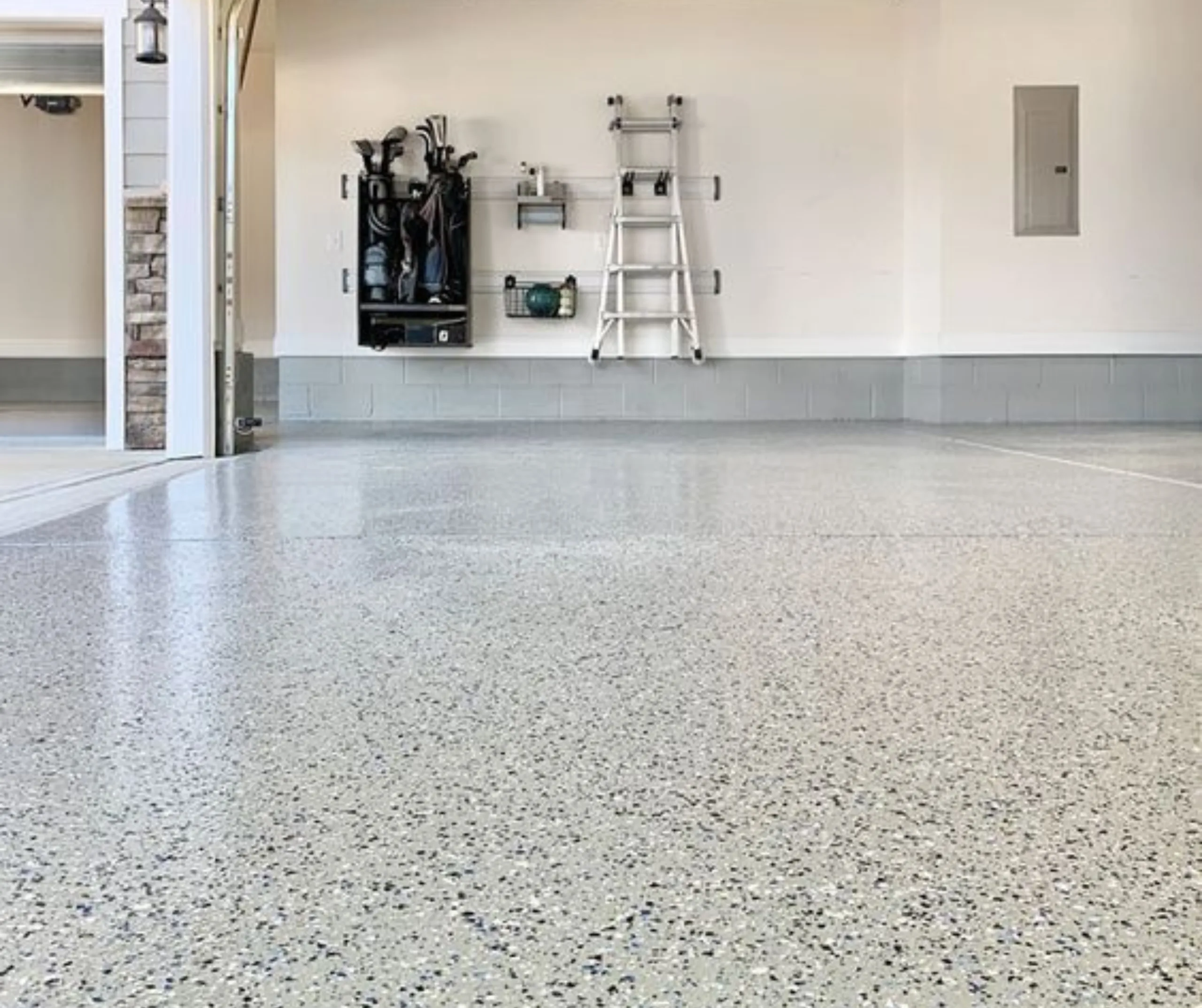 Metallic marbleized floor coating
