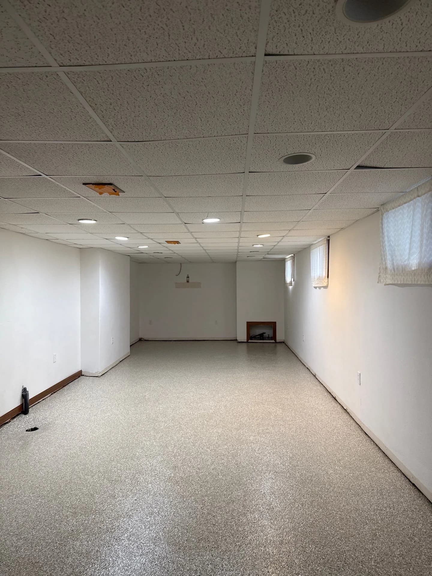 Quartz-system coated floor