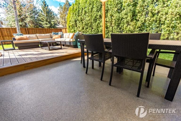 Formcove sealed floor-to-wall transition